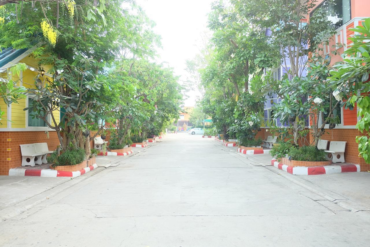 Rak Kun Resort 2 Nakhon Sawan Exterior foto